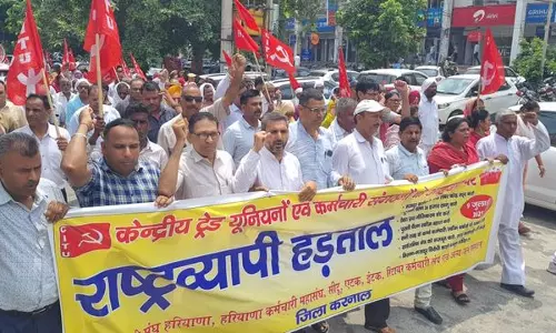 Karnal  जिले में हड़ताल का कोई बड़ा असर नहीं