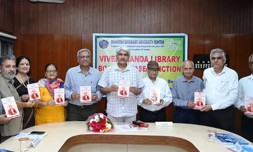 रोहतक विश्वविद्यालय में डॉ. अंबेडकर और महर्षि दयानंद पर पुस्तकों का विमोचन रोहतक विश्वविद्यालय में डॉ. अंबेडकर और महर्षि दयानंद पर पुस्तकों का विमोचन