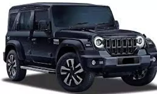 Punjab: चेक पोस्ट देखकर फिल्मी स्टाइल में भगाई गई काली थार Punjab: चेक पोस्ट देखकर फिल्मी स्टाइल में भगाई गई काली थार