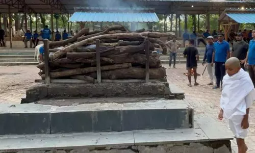 पिता-दादा के बाद चाचा को खोया, आदित्य पर टूटा दुखों का पहाड़ पिता-दादा के बाद चाचा को खोया, आदित्य पर टूटा दुखों का पहाड़