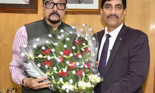 राज्यपाल डेका से कुलपति ने की भेंट