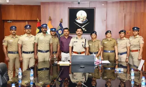 Chennai: एक साल में गुंडा अधिनियम के तहत 1,002 लोगों को हिरासत में लिया गया Chennai: एक साल में गुंडा अधिनियम के तहत 1,002 लोगों को हिरासत में लिया गया