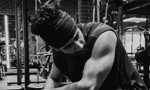 Vicky Kaushal : शेयर की वर्कआउट फोटो, दिखाई दमदार बॉडी Vicky Kaushal : शेयर की वर्कआउट फोटो, दिखाई दमदार बॉडी