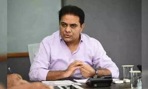 KTR ने गुरु पूर्णिमा पर तेलंगाना विचारक कालोजी को श्रद्धांजलि दी KTR ने गुरु पूर्णिमा पर तेलंगाना विचारक कालोजी को श्रद्धांजलि दी
