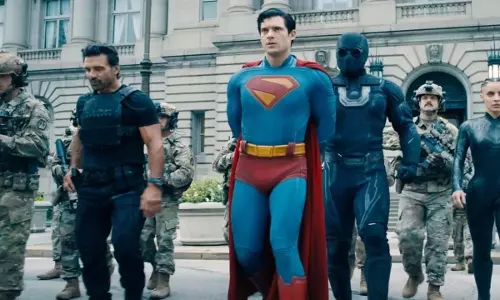 Superman समीक्षा