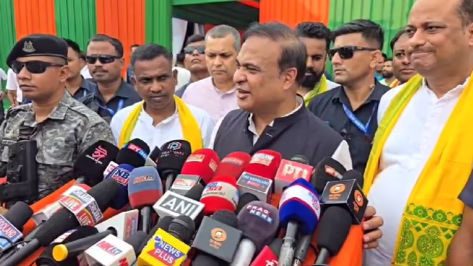 Assam :  यहां तक ​​कि धमकियां भी मुझे नहीं रोक पाएंगी बेदखली अभियानों पर प्रतिक्रिया पर हिमंत बिस्वा सरमा