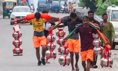 Noida : कांवड़ यात्रा को लेकर यातायात निर्देश जारी, कुछ सड़कों पर रोक