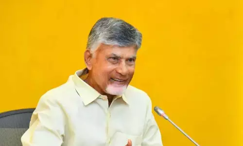 नायडू ने YSRC द्वारा आंध्र बॉन्ड निवेश रोकने के कथित कदम की जांच का आश्वासन दिया नायडू ने YSRC द्वारा आंध्र बॉन्ड निवेश रोकने के कथित कदम की जांच का आश्वासन दिया
