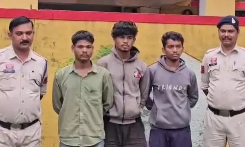 मोबाइल में बातचीत करने पर उपजा विवाद, मारपीट ने लिया खूनी अवतार मोबाइल में बातचीत करने पर उपजा विवाद, मारपीट ने लिया खूनी अवतार