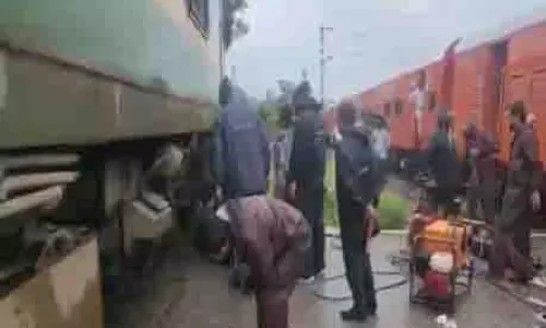जम्मू-कश्मीर के Kathua में मालगाड़ी पटरी से उतरी जम्मू-कश्मीर के Kathua में मालगाड़ी पटरी से उतरी