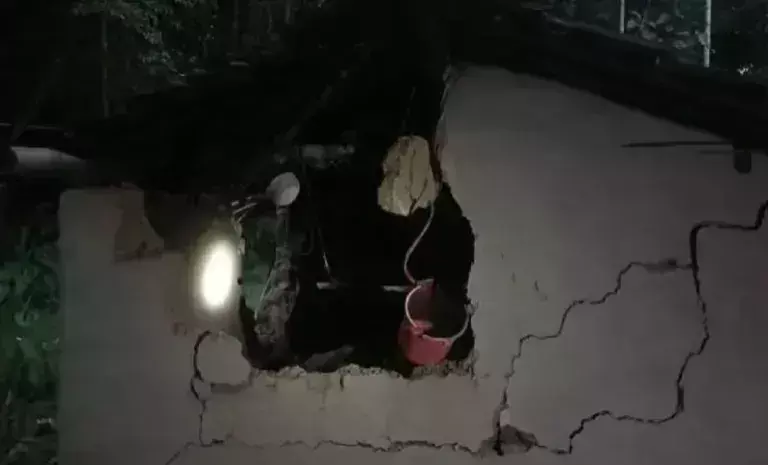 Assam: गोलपाड़ा में हाथी के हमले में वन अधिकारी और उनके बेटे की मौत Assam: गोलपाड़ा में हाथी के हमले में वन अधिकारी और उनके बेटे की मौत