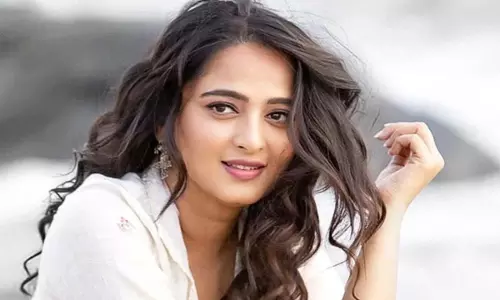 Anushka Shetty ने अपने पहले प्यार के बारे में एक अनोखी टिप्पणी की Anushka Shetty ने अपने पहले प्यार के बारे में एक अनोखी टिप्पणी की
