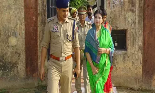 Siddharthnagar: चारू चौधरी ने किया सिद्धार्थनगर जेल का दौरा