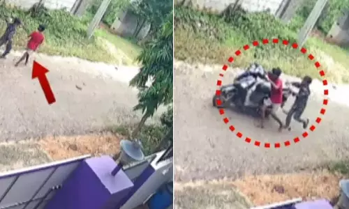 स्कूटर चोरी करते पकड़े गए नाबालिग, वायरल सीसीटीवी ने खोली पोल स्कूटर चोरी करते पकड़े गए नाबालिग, वायरल सीसीटीवी ने खोली पोल