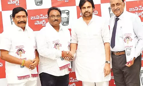पवन कल्याण ने YSRCP ZPTC सदस्यों को जनसेना में शामिल होने के लिए आमंत्रित किया
