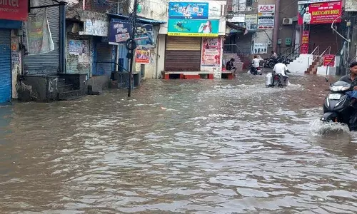 Dakhni Adda में जलभराव से निवासियों को परेशानी