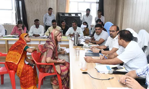 Barwada: जिला कलेक्टर ने अटल जन सेवा शिविर में की जनसुनवाई