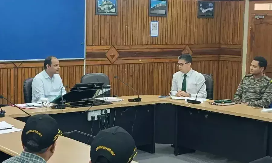 Champawat: पूर्व सैनिकों के लिए एक साथ योजनाएं और सम्मान Champawat: पूर्व सैनिकों के लिए एक साथ योजनाएं और सम्मान