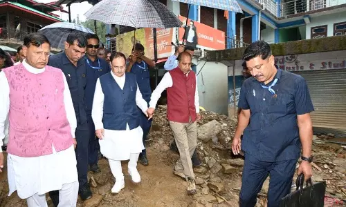 JP Nadda ने नाचन के प्रभावित लोगों को राशन किट वितरित किए JP Nadda ने नाचन के प्रभावित लोगों को राशन किट वितरित किए