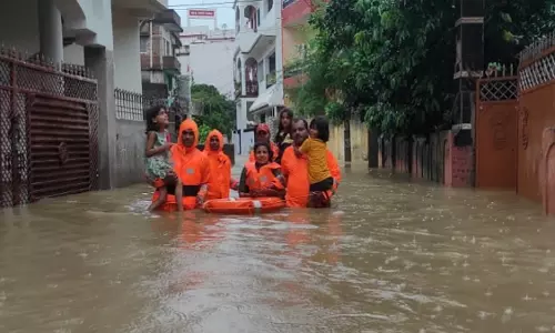 Ranchi:  पंचशील नगर में फिर घुसा पानी, सरकारी दावे फेल, लोग परेशान