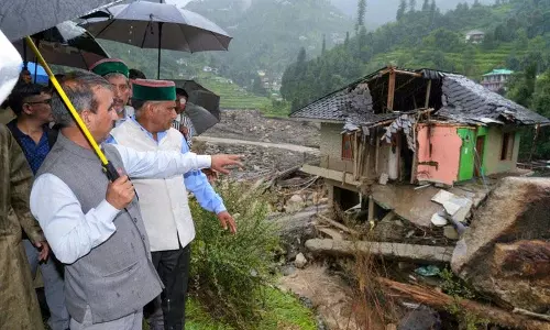 Himachal CM ने आपदा प्रभावित सेराज और थुनाग का दौरा किया