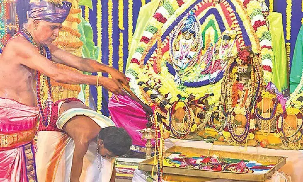 Andhra: वार्षिक पवित्रोत्सव का समापन Andhra: वार्षिक पवित्रोत्सव का समापन