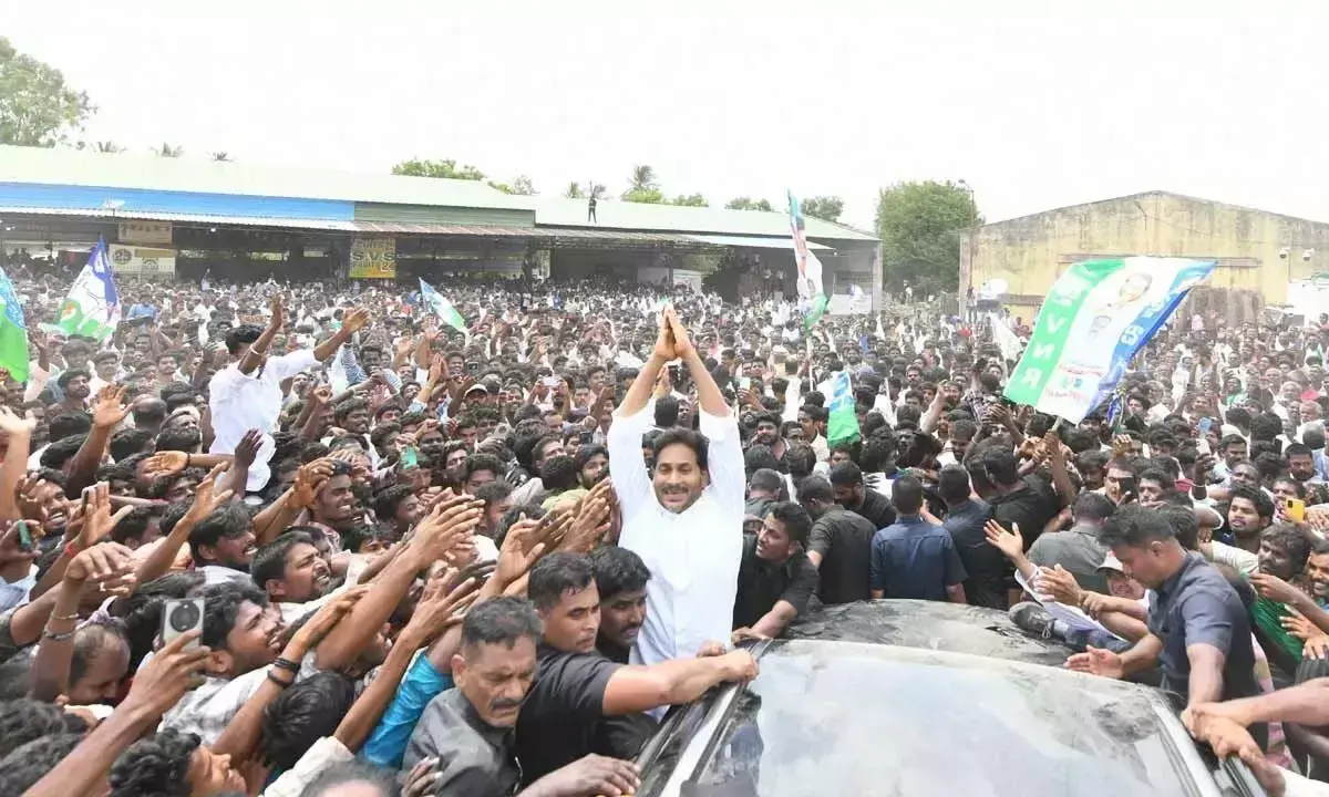 Andhra: जगन की चित्तूर यात्रा के दौरान तनावपूर्ण दृश्य