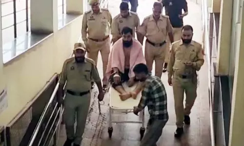 Poonch जेल में हाथापाई में कैदी घायल Poonch जेल में हाथापाई में कैदी घायल