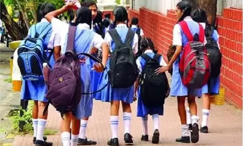 Chandigarh: कई स्कूलों पर कार्रवाई की तलवार, मान्यता रद्द की चेतावनी Chandigarh: कई स्कूलों पर कार्रवाई की तलवार, मान्यता रद्द की चेतावनी