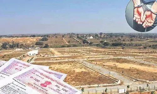 IAS और IPS अधिकारियों ने इसे अवैध रूप से निजी व्यक्तियों को सौंपकर खरीदा