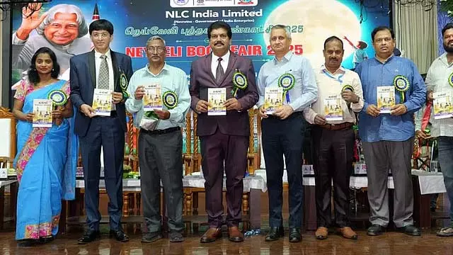 पुस्तकें पढ़ना ज्ञान वृद्धि का आधार है : J. Radhakrishnan पुस्तकें पढ़ना ज्ञान वृद्धि का आधार है : J. Radhakrishnan