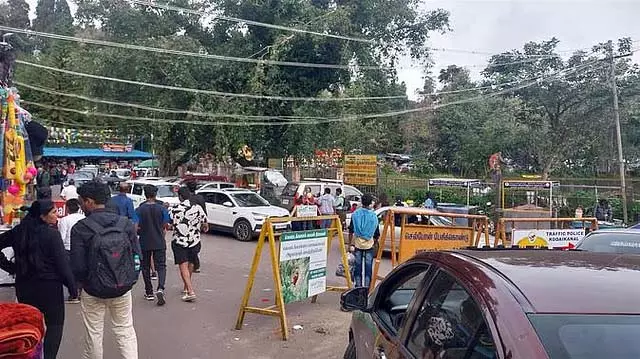 पेरुमल हिल - कोडईकनाल बाईपास रोड: अधिकारियों ने किया निरीक्षण पेरुमल हिल - कोडईकनाल बाईपास रोड: अधिकारियों ने किया निरीक्षण