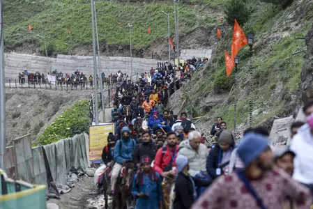 अमरनाथ यात्रा: आठ दिनों में 1.45 लाख से अधिक श्रद्धालुओं ने किए दर्शन अमरनाथ यात्रा: आठ दिनों में 1.45 लाख से अधिक श्रद्धालुओं ने किए दर्शन