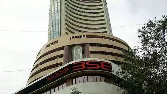 ट्रंप टैरिफ पर अनिश्चितता से शेयर बाजार लाल निशान में खुला ट्रंप टैरिफ पर अनिश्चितता से शेयर बाजार लाल निशान में खुला
