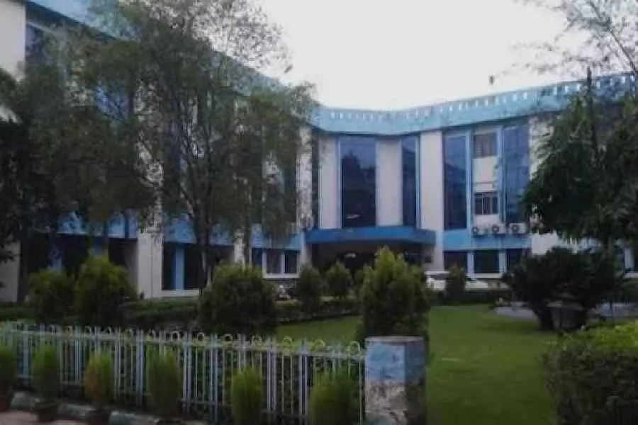 स्वतंत्रता सेनानियों पर ‘आतंकवादी’ का टैग, पेपर में गलती अनजाने में हुई: Vidyasagar VC स्वतंत्रता सेनानियों पर ‘आतंकवादी’ का टैग, पेपर में गलती अनजाने में हुई: Vidyasagar VC