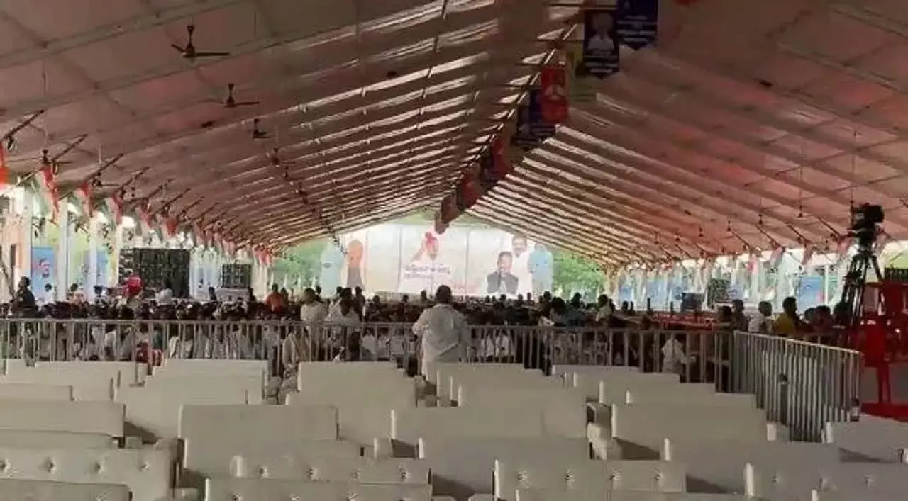 Rahul Gandhi के रोड शो के लिए भुवनेश्वर में पुलिस की तैनाती बढ़ाई गई Rahul Gandhi के रोड शो के लिए भुवनेश्वर में पुलिस की तैनाती बढ़ाई गई
