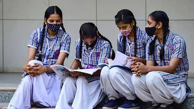 SSLC परिणाम सुधारने की दिशा में शिक्षा विभाग आगे बढ़ा: 29 सूत्रीय दिशा-निर्देश प्रकाशित SSLC परिणाम सुधारने की दिशा में शिक्षा विभाग आगे बढ़ा: 29 सूत्रीय दिशा-निर्देश प्रकाशित