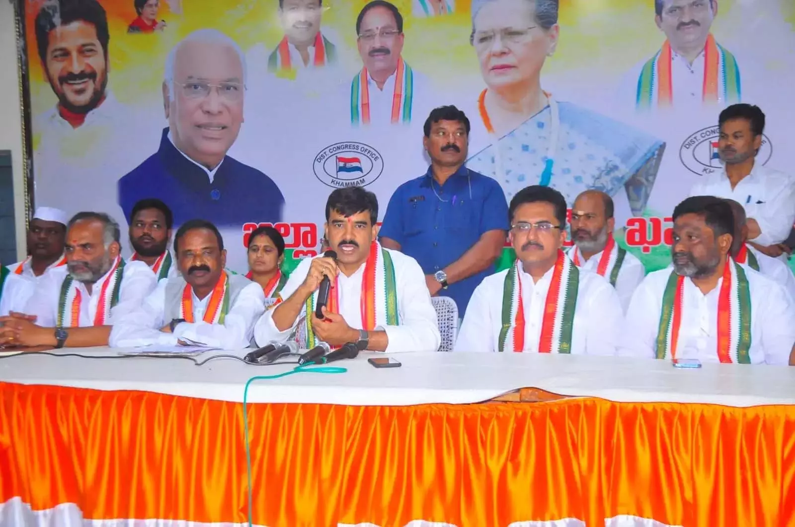AICC नेता ने कांग्रेस में युवाओं के लिए नेतृत्वकारी भूमिकाएँ निभाने का वादा किया AICC नेता ने कांग्रेस में युवाओं के लिए नेतृत्वकारी भूमिकाएँ निभाने का वादा किया