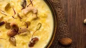Banana Kheer :कुछ मीठा खाने का मन हो तो ट्राई करें ये स्वादिष्ट और हेल्दी डिश Banana Kheer :कुछ मीठा खाने का मन हो तो ट्राई करें ये स्वादिष्ट और हेल्दी डिश