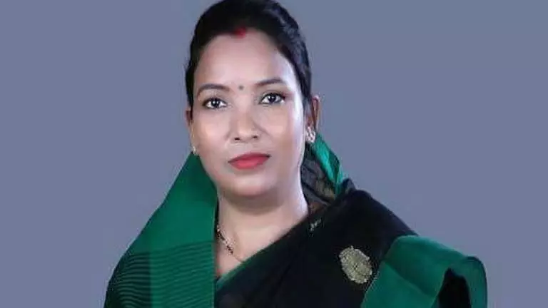 पूर्व मुख्यमंत्री की बेटी सुनीता बिस्वाल ने BJD छोड़ी, कांग्रेस में वापसी पूर्व मुख्यमंत्री की बेटी सुनीता बिस्वाल ने BJD छोड़ी, कांग्रेस में वापसी