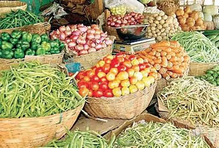 Odisha के कई जिलों में आवश्यक वस्तुओं की आपूर्ति बाधित Odisha के कई जिलों में आवश्यक वस्तुओं की आपूर्ति बाधित