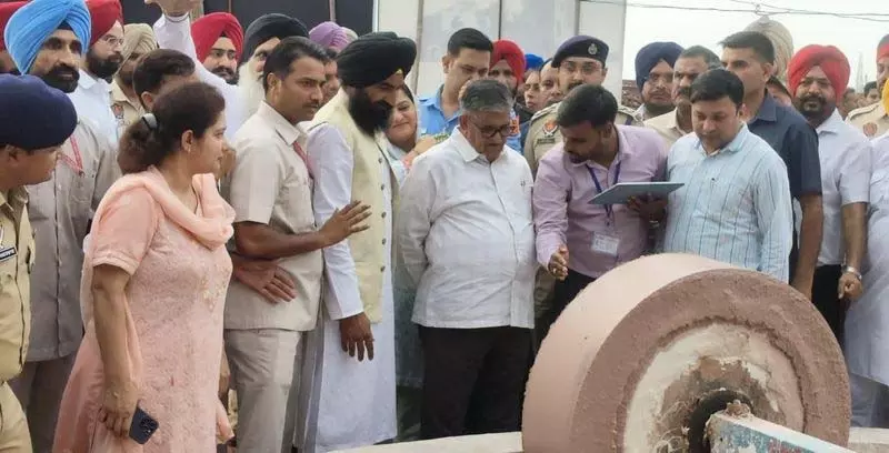 Punjab के राज्यपाल ने दीवान टोडर मल हवेली के जीर्णोद्धार कार्य की समीक्षा की Punjab के राज्यपाल ने दीवान टोडर मल हवेली के जीर्णोद्धार कार्य की समीक्षा की
