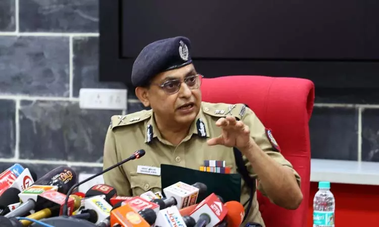महीनों लंबे अभियान के बाद गिरफ्तार किए गए संदिग्ध आतंकवादी: DGP Shankar Jiwal महीनों लंबे अभियान के बाद गिरफ्तार किए गए संदिग्ध आतंकवादी: DGP Shankar Jiwal
