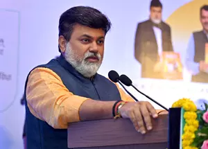 शिंदे-शाह की मुलाकात पर संजय राउत के आरोप को मंत्री उदय सामंत ने बताया ‘पब्लिसिटी स्टंट’ शिंदे-शाह की मुलाकात पर संजय राउत के आरोप को मंत्री उदय सामंत ने बताया ‘पब्लिसिटी स्टंट’