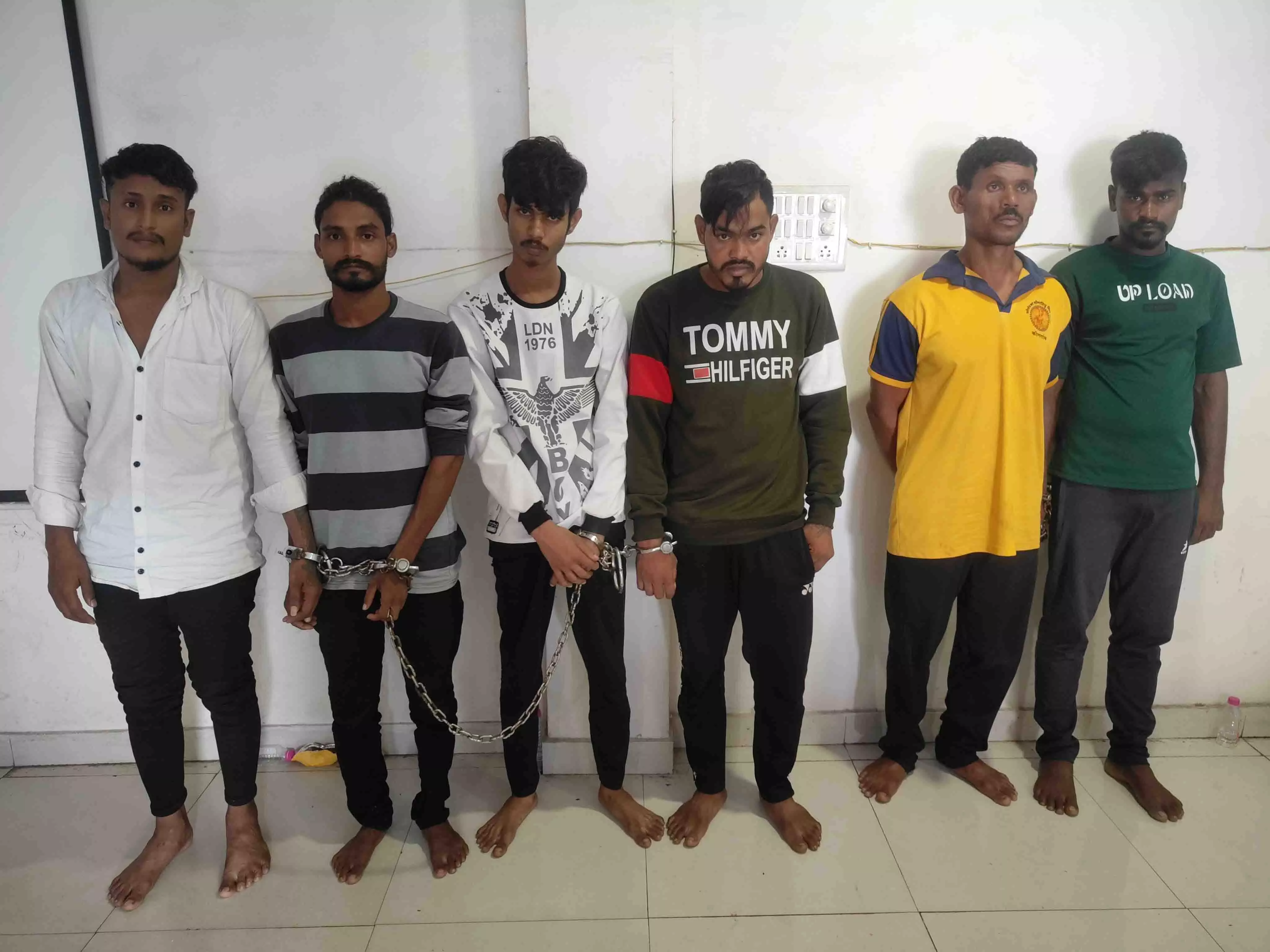 देवार गिरोह का रायपुर पुलिस ने किया भंडाफोड़, चोरी के 18 वारदातों का खुलासा देवार गिरोह का रायपुर पुलिस ने किया भंडाफोड़, चोरी के 18 वारदातों का खुलासा