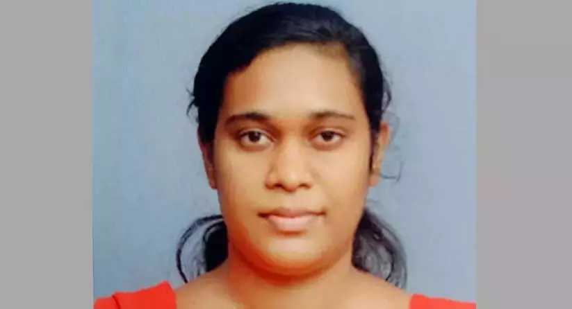 Kerala : घर के कार्य क्षेत्र में सांप के काटने से महिला की मौत Kerala : घर के कार्य क्षेत्र में सांप के काटने से महिला की मौत