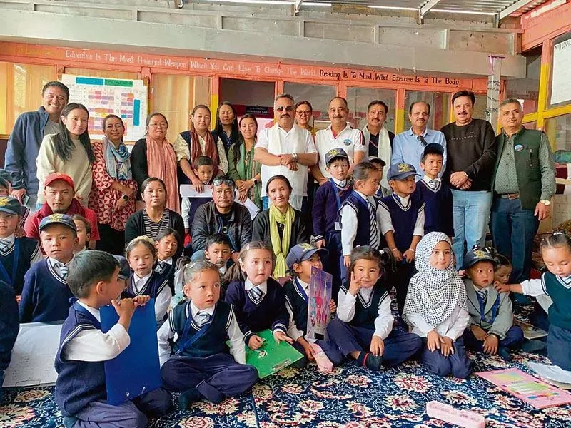 Ladakh Edu Team से सीखकर नवीन प्रथाओं की खोज की गई Ladakh Edu Team से सीखकर नवीन प्रथाओं की खोज की गई