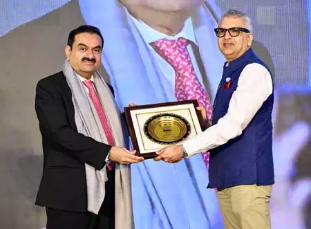 अदाणी समूह अगले पांच वर्षों में 100 अरब डॉलर का निवेश करेगा : गौतम अदाणी अदाणी समूह अगले पांच वर्षों में 100 अरब डॉलर का निवेश करेगा : गौतम अदाणी