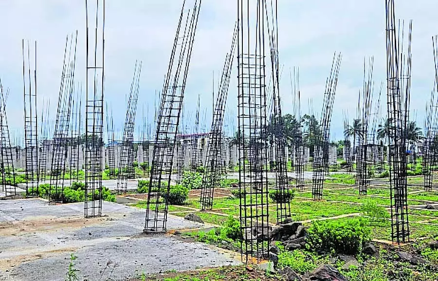 Mahalingpura : नानेगुड़ी में 400 घरों का निर्माण पूरा किया जाना है Mahalingpura : नानेगुड़ी में 400 घरों का निर्माण पूरा किया जाना है