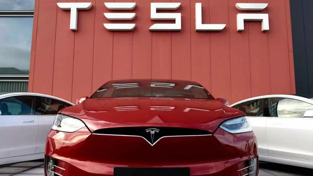 Tesla ने मुंबई में पहला स्टोर खोलकर भारत में कदम रखा Tesla ने मुंबई में पहला स्टोर खोलकर भारत में कदम रखा